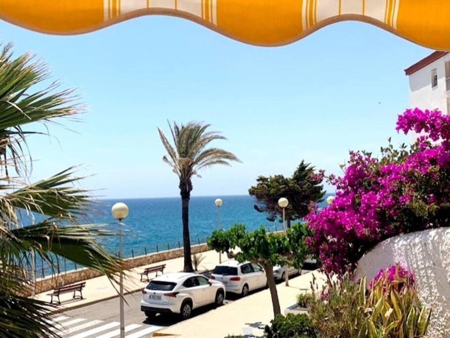 Hébergement de vacances Jo - Stunning Front Line Beach House. *